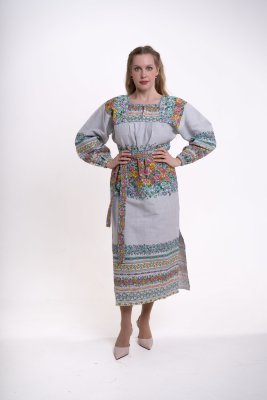 Платье в русском стиле "Веснянка" на сером фоне